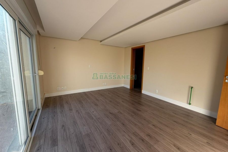 Apartamento com 159m², 3 dormitórios, 2 vagas, no bairro Centro em Caxias do Sul para Comprar