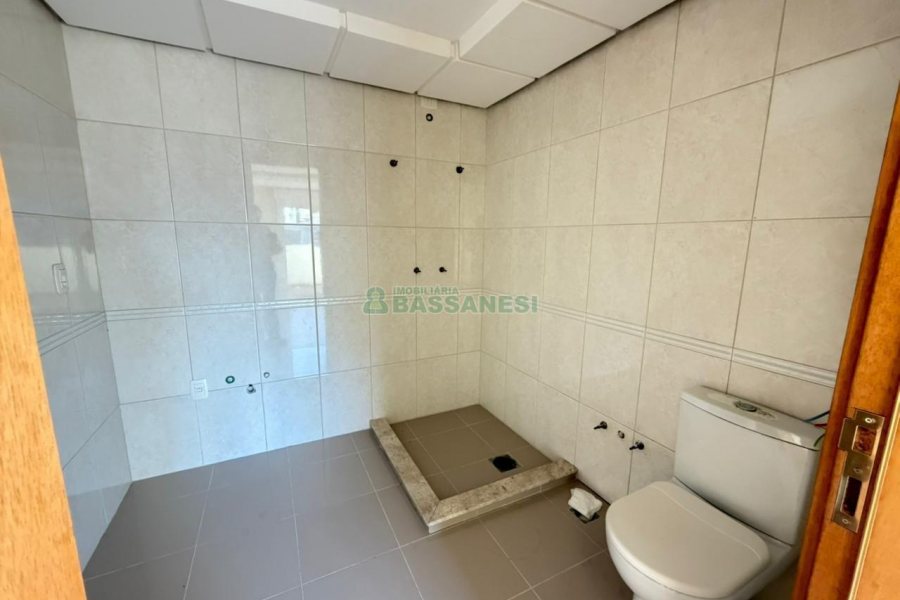 Apartamento com 159m², 3 dormitórios, 2 vagas, no bairro Centro em Caxias do Sul para Comprar
