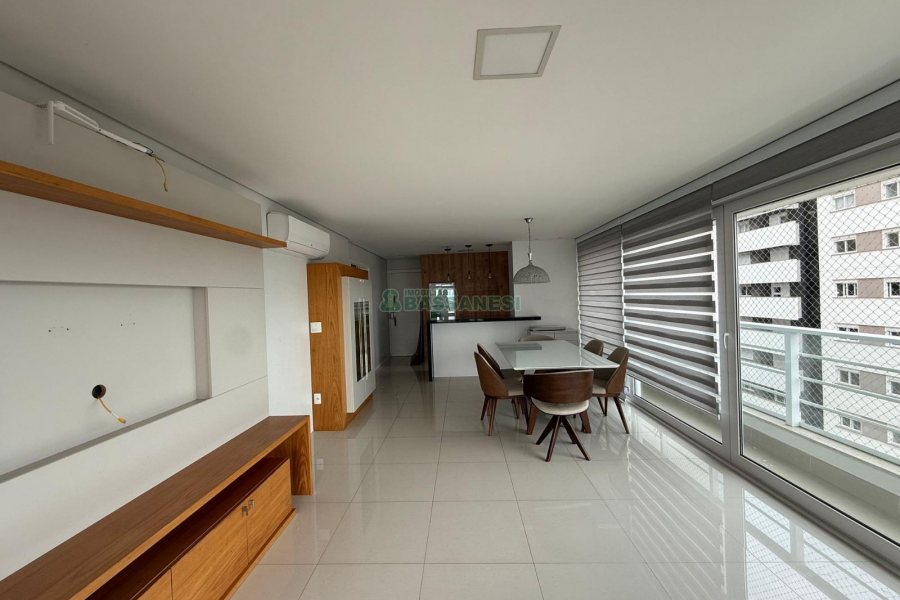 Apartamento com 137m², 3 dormitórios, 2 vagas, no bairro Madureira em Caxias do Sul para Comprar