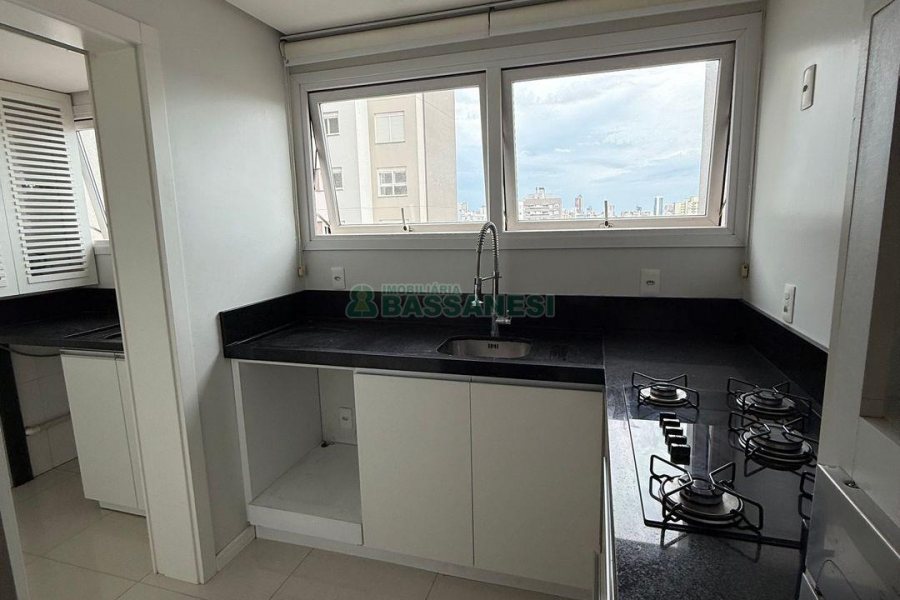 Apartamento com 137m², 3 dormitórios, 2 vagas, no bairro Madureira em Caxias do Sul para Comprar