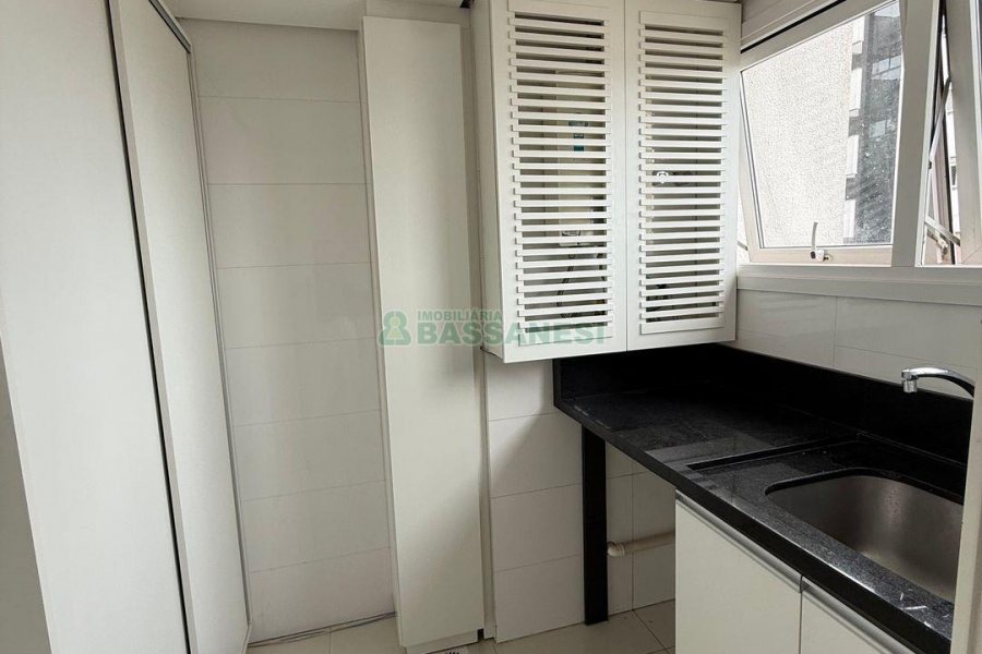 Apartamento com 137m², 3 dormitórios, 2 vagas, no bairro Madureira em Caxias do Sul para Comprar