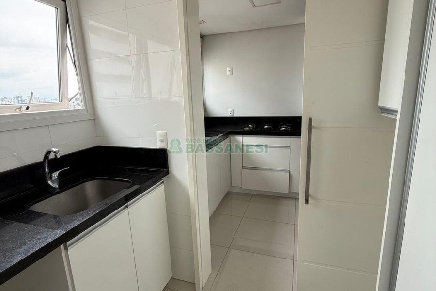 Apartamento com 137m², 3 dormitórios, 2 vagas, no bairro Madureira em Caxias do Sul para Comprar