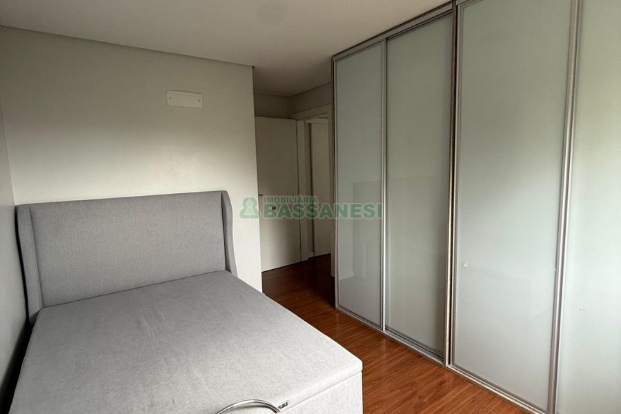 Apartamento com 137m², 3 dormitórios, 2 vagas, no bairro Madureira em Caxias do Sul para Comprar