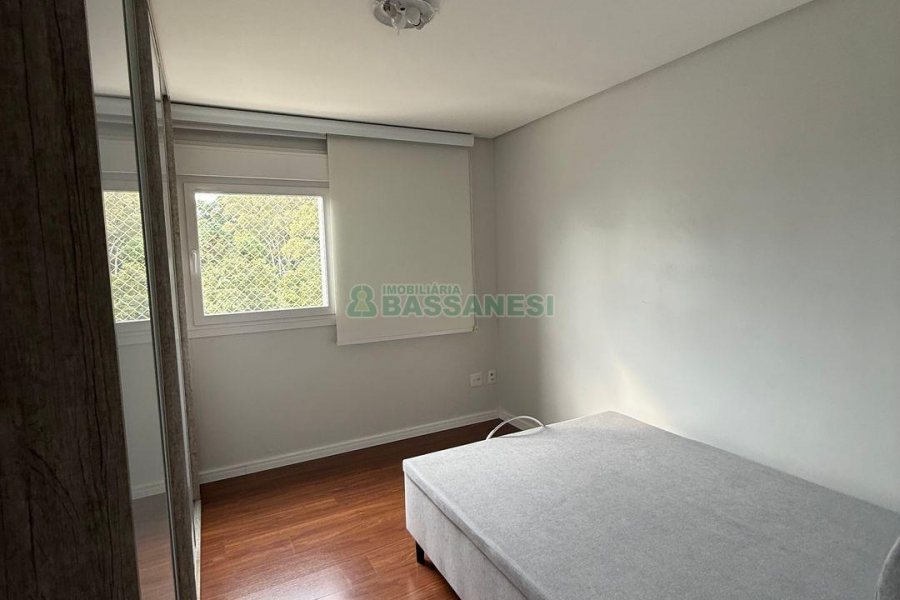 Apartamento com 137m², 3 dormitórios, 2 vagas, no bairro Madureira em Caxias do Sul para Comprar