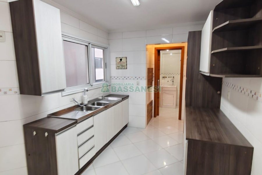 Apartamento com 98m², 3 dormitórios, 1 vaga, no bairro São Pelegrino em Caxias do Sul para Comprar