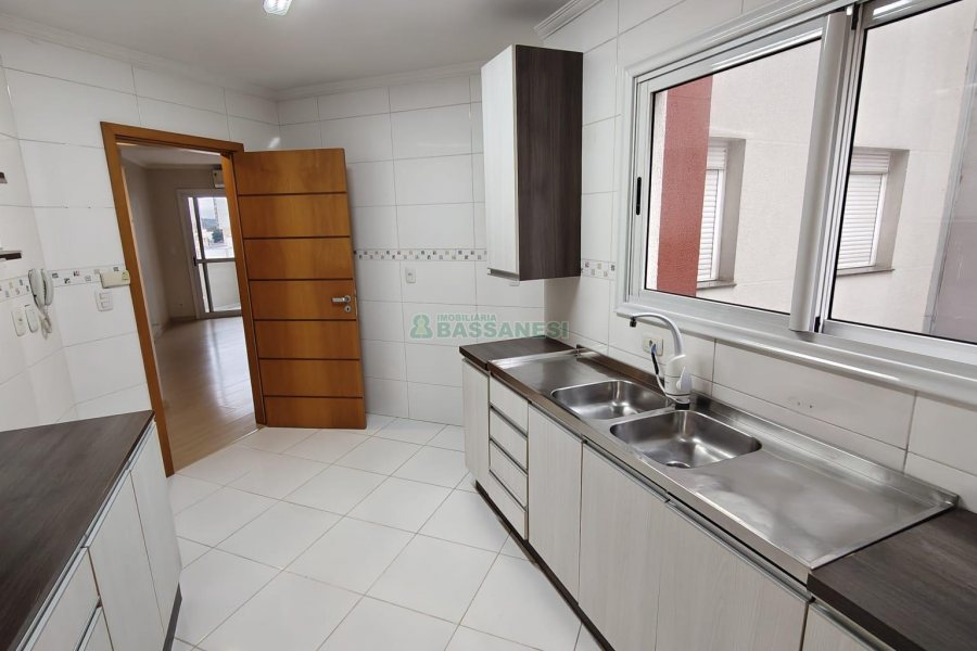 Apartamento com 98m², 3 dormitórios, 1 vaga, no bairro São Pelegrino em Caxias do Sul para Comprar