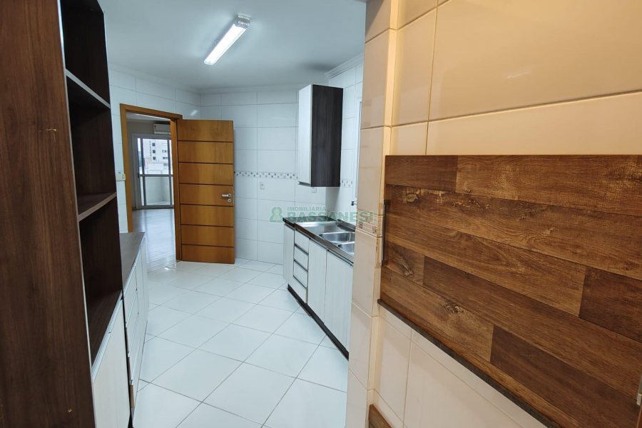 Apartamento com 98m², 3 dormitórios, 1 vaga, no bairro São Pelegrino em Caxias do Sul para Comprar
