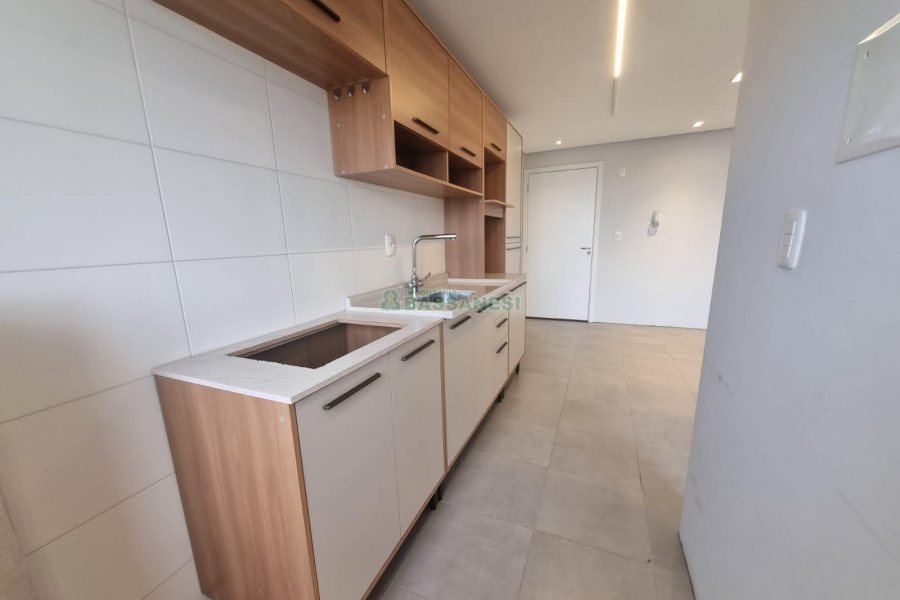 Apartamento com 62m², 2 dormitórios, 1 vaga, no bairro Panazzolo em Caxias do Sul para Alugar