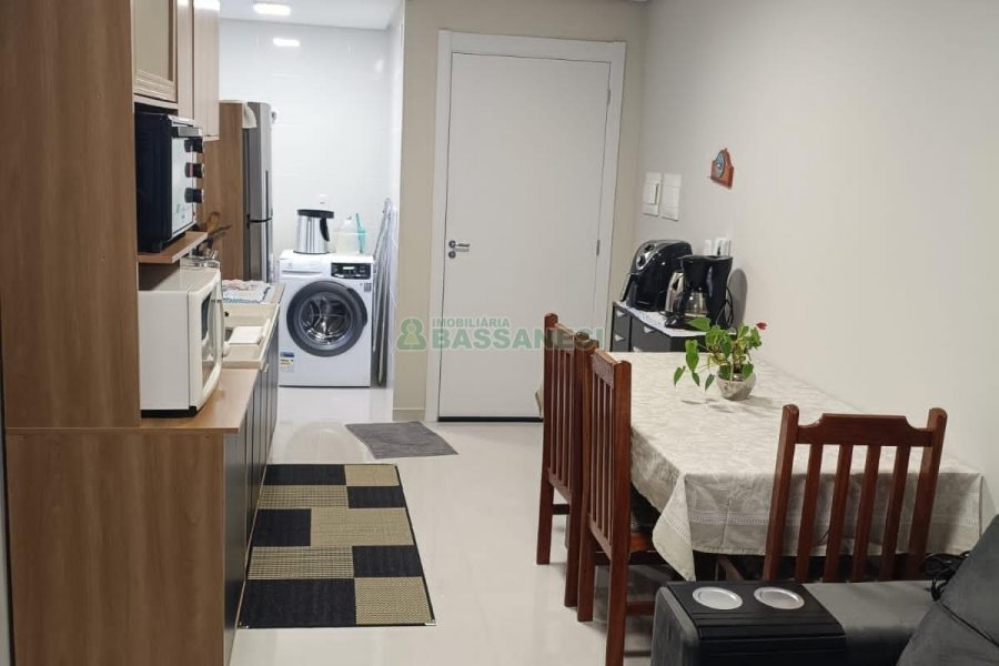 Apto Mobiliado com 56m², 2 dormitórios, 1 vaga, no bairro Presidente Vargas em Caxias do Sul para Alugar