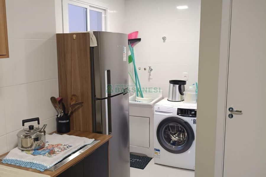 Apto Mobiliado com 56m², 2 dormitórios, 1 vaga, no bairro Presidente Vargas em Caxias do Sul para Alugar