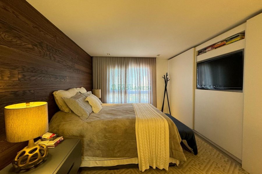 Apartamento com 161m², 3 dormitórios, 3 vagas, no bairro Exposição em Caxias do Sul para Comprar
