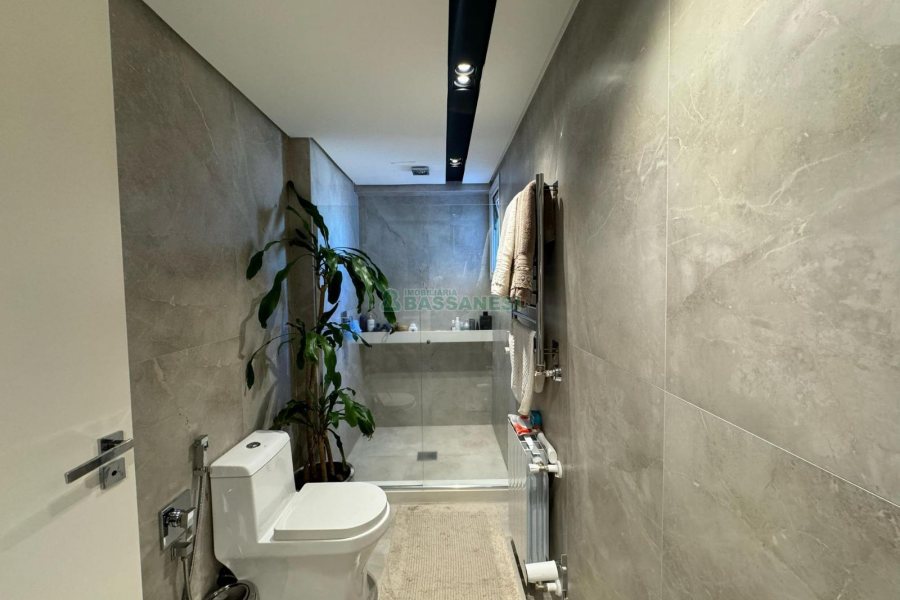 Apartamento com 161m², 3 dormitórios, 3 vagas, no bairro Exposição em Caxias do Sul para Comprar