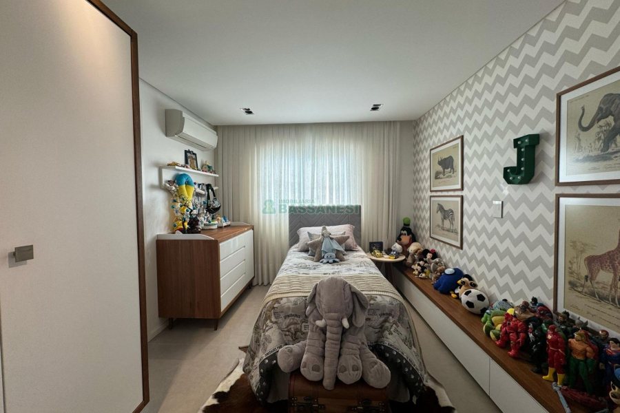Apartamento com 161m², 3 dormitórios, 3 vagas, no bairro Exposição em Caxias do Sul para Comprar