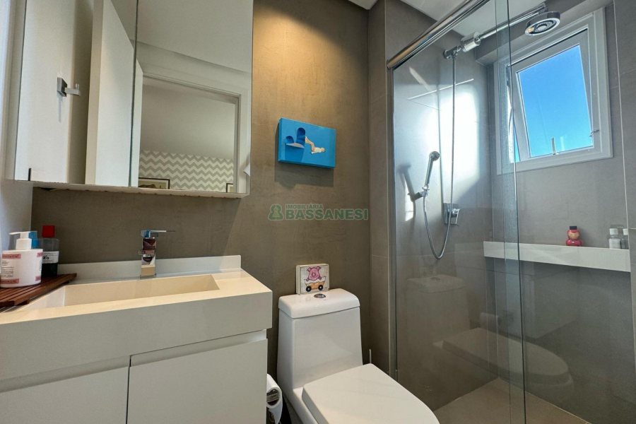 Apartamento com 161m², 3 dormitórios, 3 vagas, no bairro Exposição em Caxias do Sul para Comprar