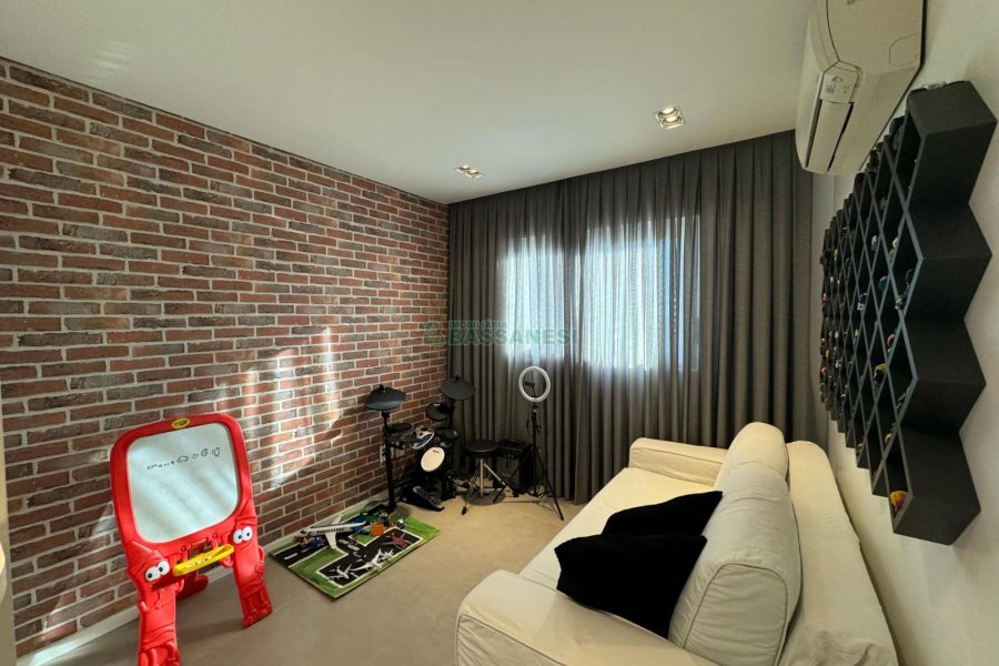 Apartamento com 161m², 3 dormitórios, 3 vagas, no bairro Exposição em Caxias do Sul para Comprar