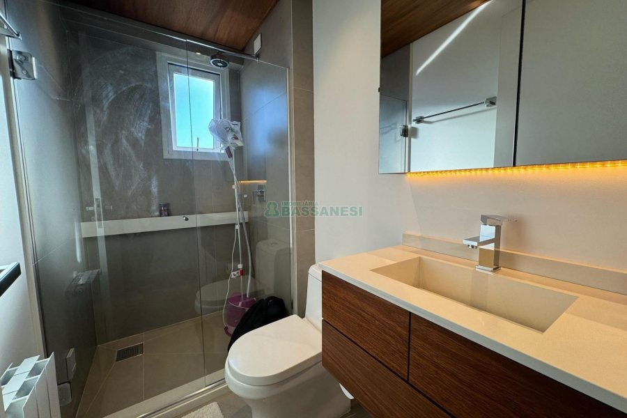 Apartamento com 161m², 3 dormitórios, 3 vagas, no bairro Exposição em Caxias do Sul para Comprar
