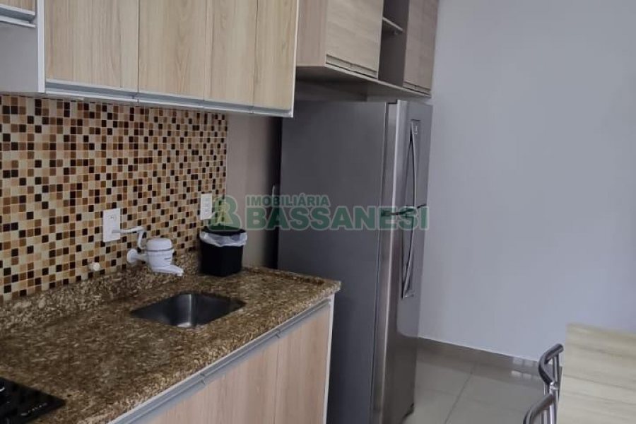 Apto Mobiliado com 71m², 2 dormitórios, 1 vaga, no bairro Lourdes em Caxias do Sul para Alugar ou Comprar