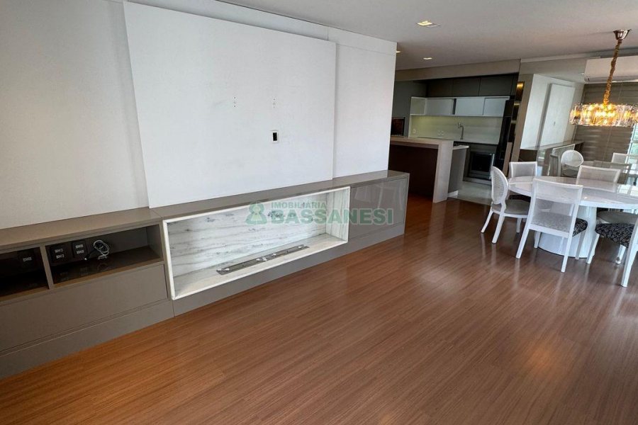 Apartamento com 125m², 3 dormitórios, 3 vagas, no bairro São Leopoldo em Caxias do Sul para Comprar