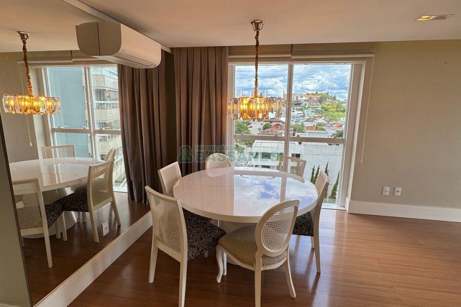 Apartamento com 125m², 3 dormitórios, 3 vagas, no bairro São Leopoldo em Caxias do Sul para Comprar