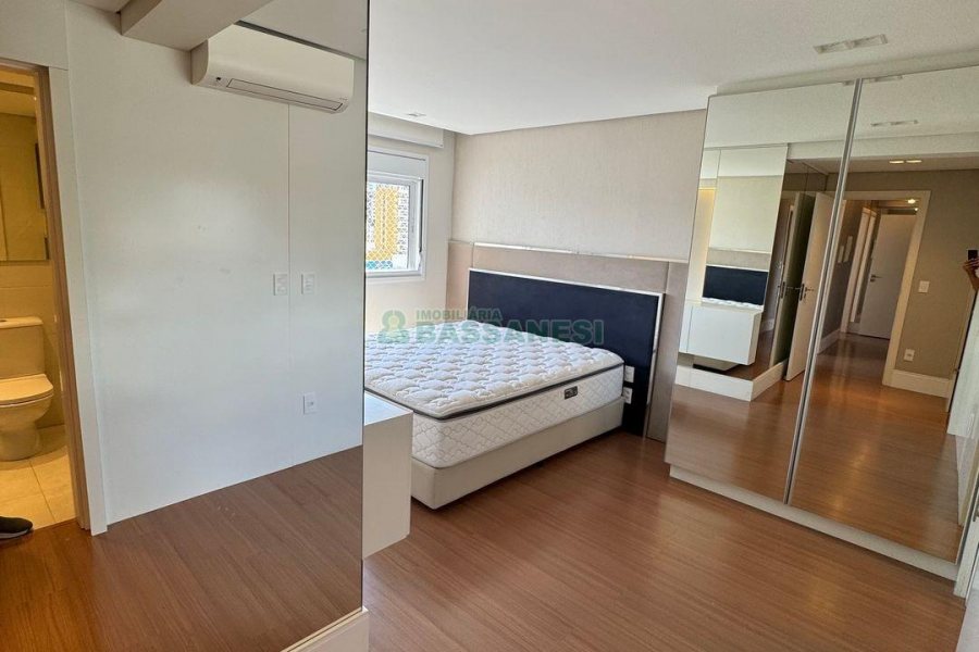 Apartamento com 125m², 3 dormitórios, 3 vagas, no bairro São Leopoldo em Caxias do Sul para Comprar