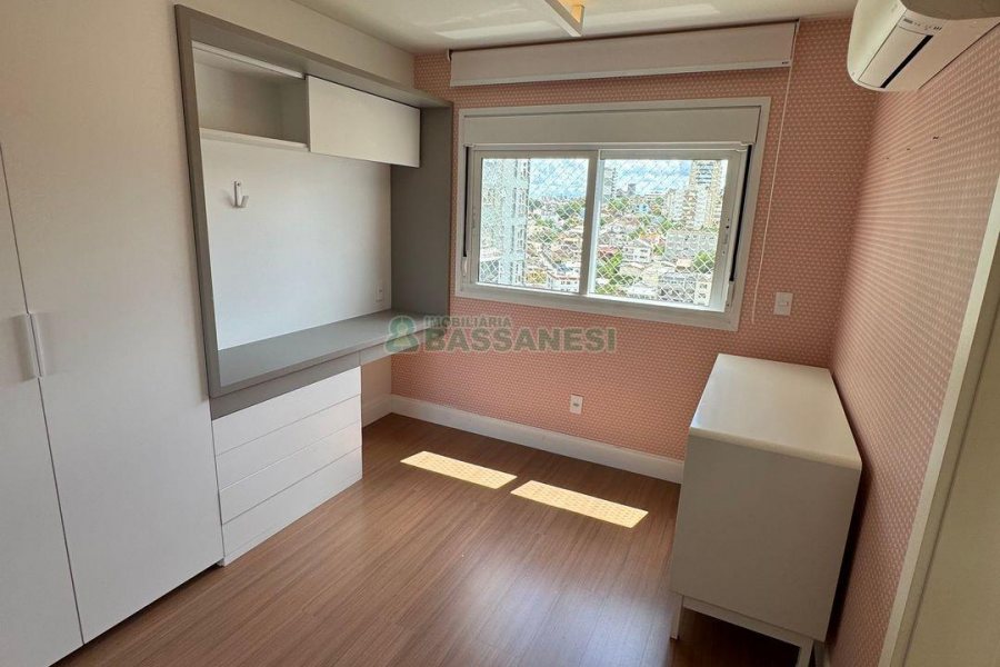 Apartamento com 125m², 3 dormitórios, 3 vagas, no bairro São Leopoldo em Caxias do Sul para Comprar