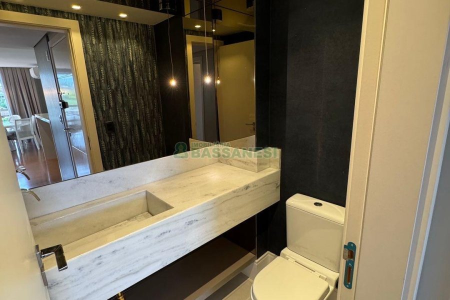 Apartamento com 125m², 3 dormitórios, 3 vagas, no bairro São Leopoldo em Caxias do Sul para Comprar
