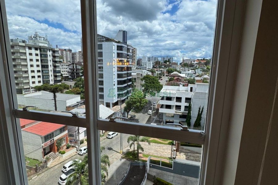 Apartamento com 125m², 3 dormitórios, 3 vagas, no bairro São Leopoldo em Caxias do Sul para Comprar