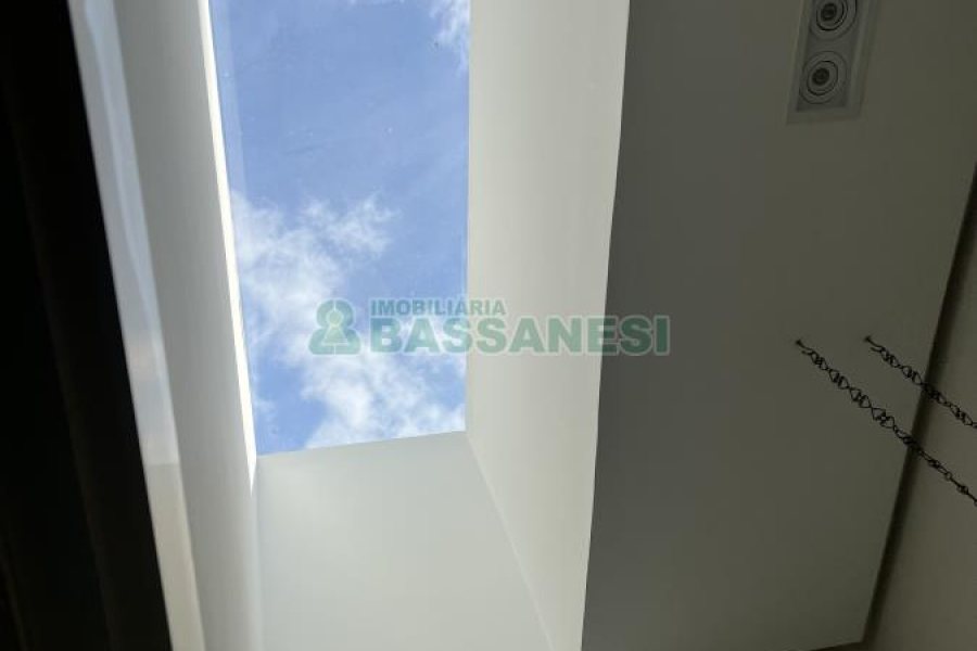 Casa Mobiliada com 332m², 3 dormitórios, 4 vagas, no bairro Linha 40 em Caxias do Sul para Comprar