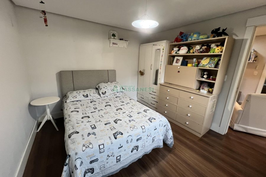 Casa Mobiliada com 332m², 3 dormitórios, 4 vagas, no bairro Linha 40 em Caxias do Sul para Comprar