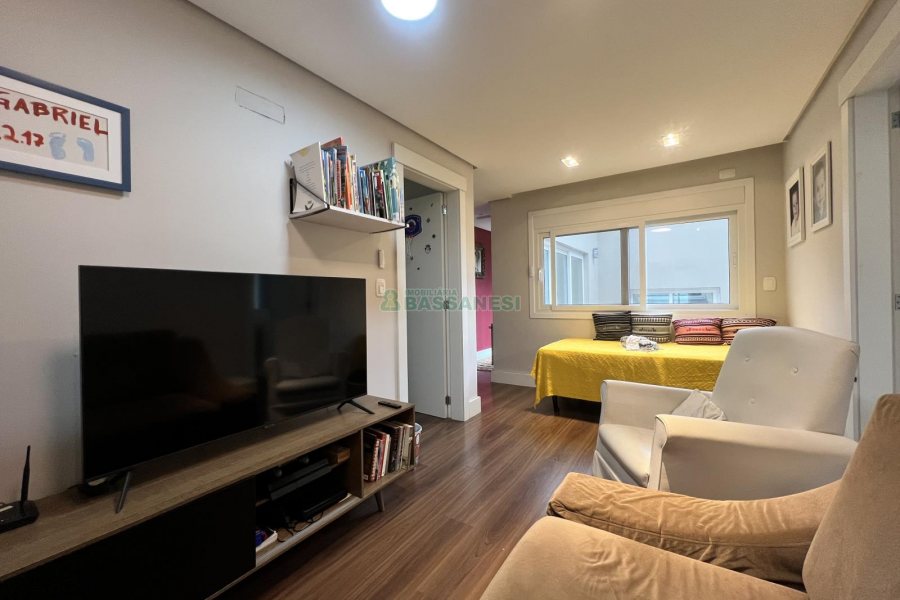 Casa Mobiliada com 332m², 3 dormitórios, 4 vagas, no bairro Linha 40 em Caxias do Sul para Comprar