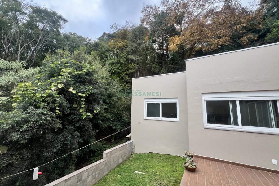 Casa Mobiliada com 332m², 3 dormitórios, 4 vagas, no bairro Linha 40 em Caxias do Sul para Comprar
