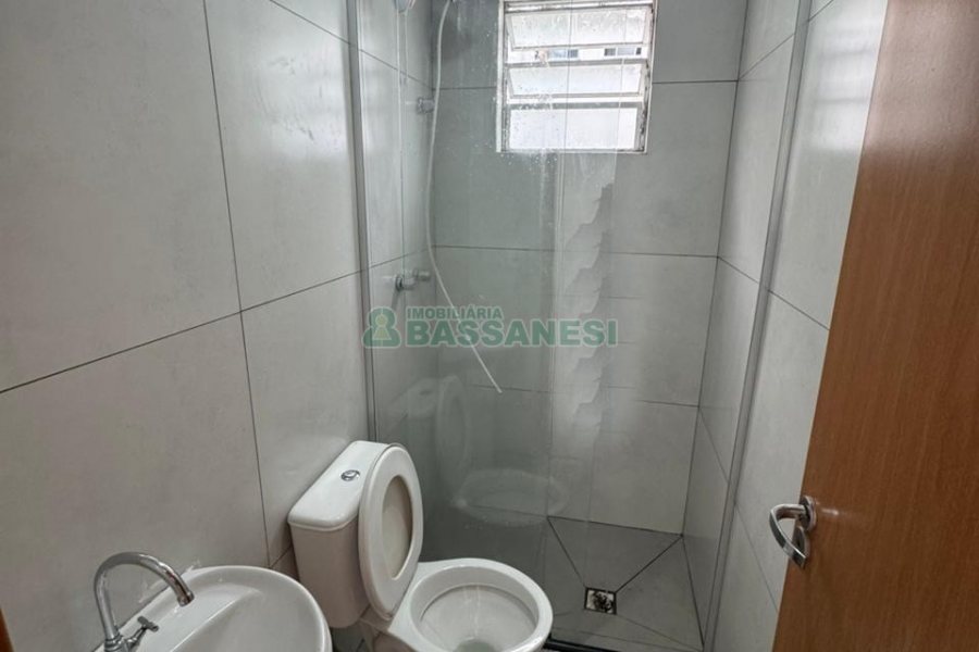 Apartamento com 45m², 2 dormitórios, 1 vaga, no bairro Bela Vista em Caxias do Sul para Alugar