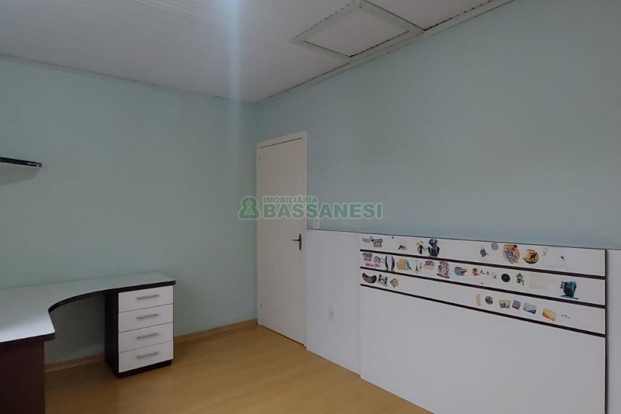 Casa com 216m², 3 dormitórios, 4 vagas, no bairro Nossa Senhora de Fátima em Caxias do Sul para Alugar