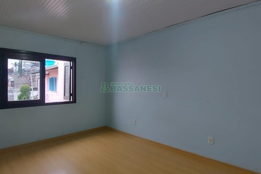 Casa com 216m², 3 dormitórios, 4 vagas, no bairro Nossa Senhora de Fátima em Caxias do Sul para Alugar
