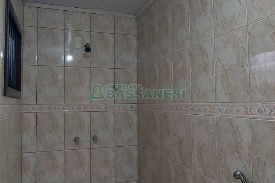 Casa com 216m², 3 dormitórios, 4 vagas, no bairro Nossa Senhora de Fátima em Caxias do Sul para Alugar
