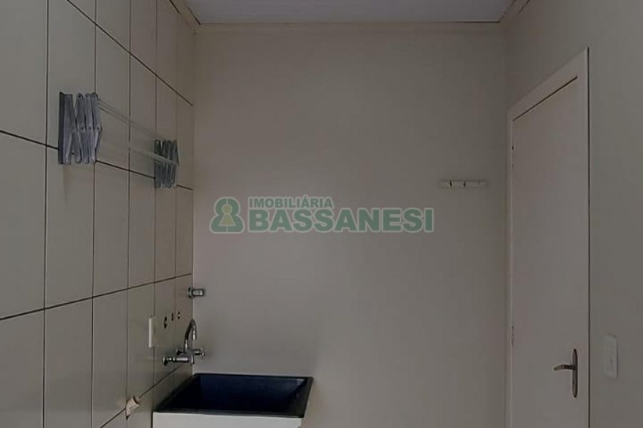 Casa com 216m², 3 dormitórios, 4 vagas, no bairro Nossa Senhora de Fátima em Caxias do Sul para Alugar