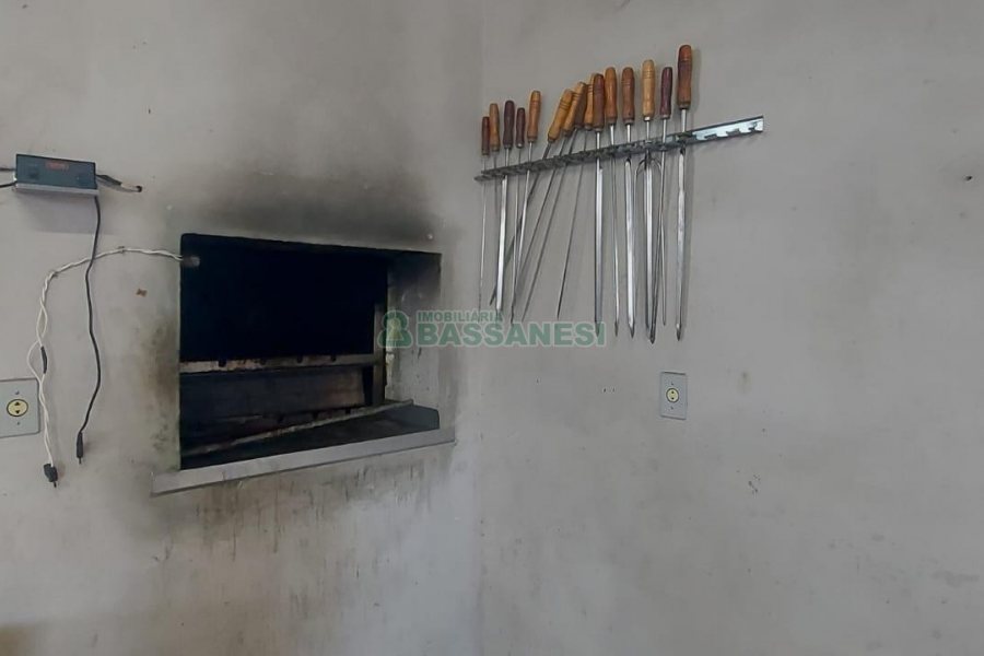 Casa com 216m², 3 dormitórios, 4 vagas, no bairro Nossa Senhora de Fátima em Caxias do Sul para Alugar