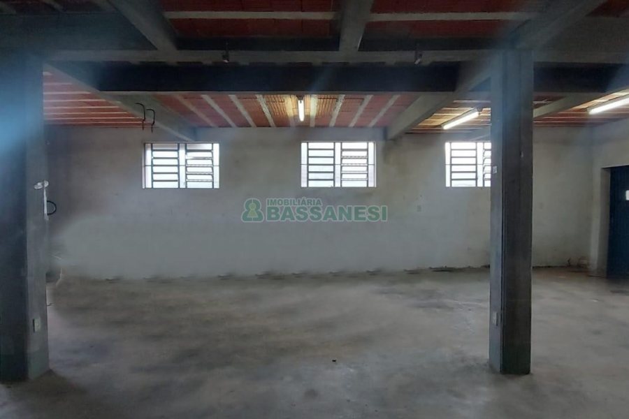 Casa com 216m², 3 dormitórios, 4 vagas, no bairro Nossa Senhora de Fátima em Caxias do Sul para Alugar