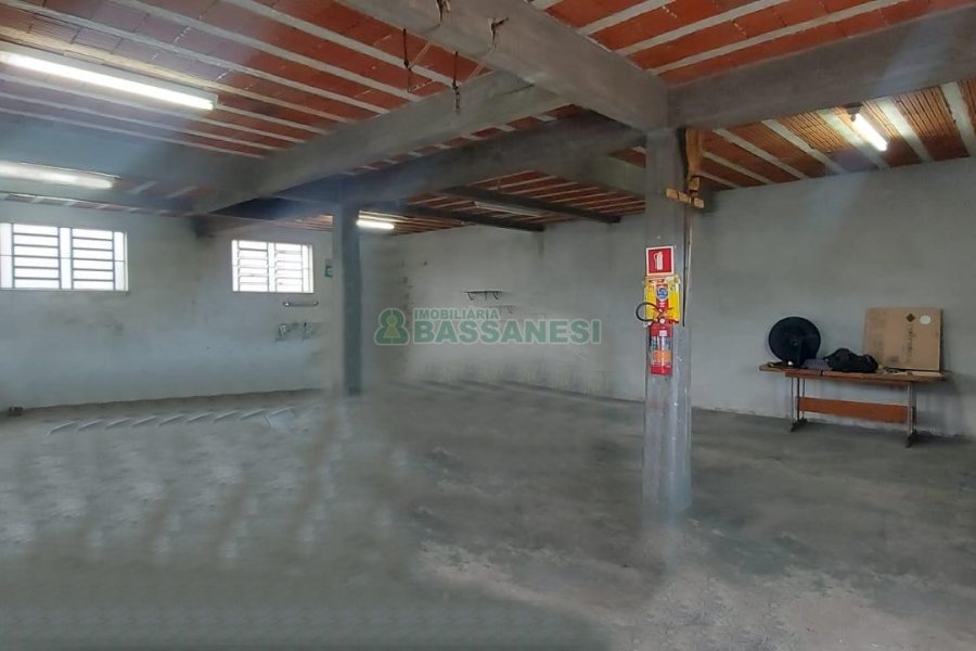 Casa com 216m², 3 dormitórios, 4 vagas, no bairro Nossa Senhora de Fátima em Caxias do Sul para Alugar