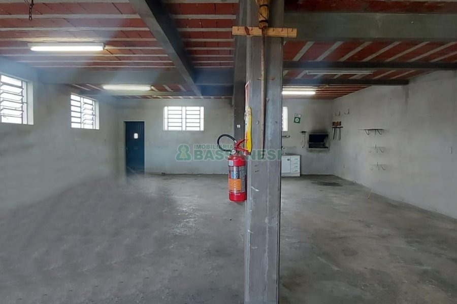 Casa com 216m², 3 dormitórios, 4 vagas, no bairro Nossa Senhora de Fátima em Caxias do Sul para Alugar