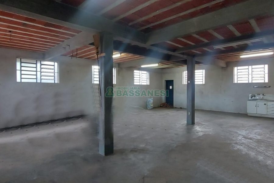 Casa com 216m², 3 dormitórios, 4 vagas, no bairro Nossa Senhora de Fátima em Caxias do Sul para Alugar