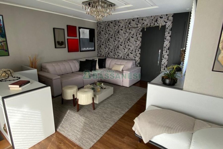 Apartamento com 107m², 2 dormitórios, 1 vaga, no bairro Madureira em Caxias do Sul para Comprar