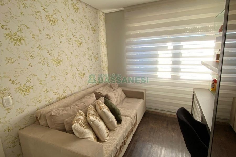 Apartamento com 107m², 2 dormitórios, 1 vaga, no bairro Madureira em Caxias do Sul para Comprar