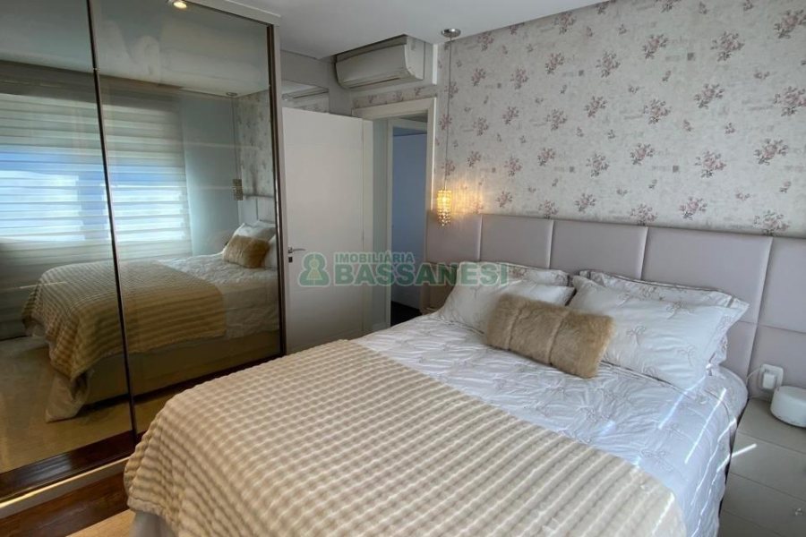 Apartamento com 107m², 2 dormitórios, 1 vaga, no bairro Madureira em Caxias do Sul para Comprar