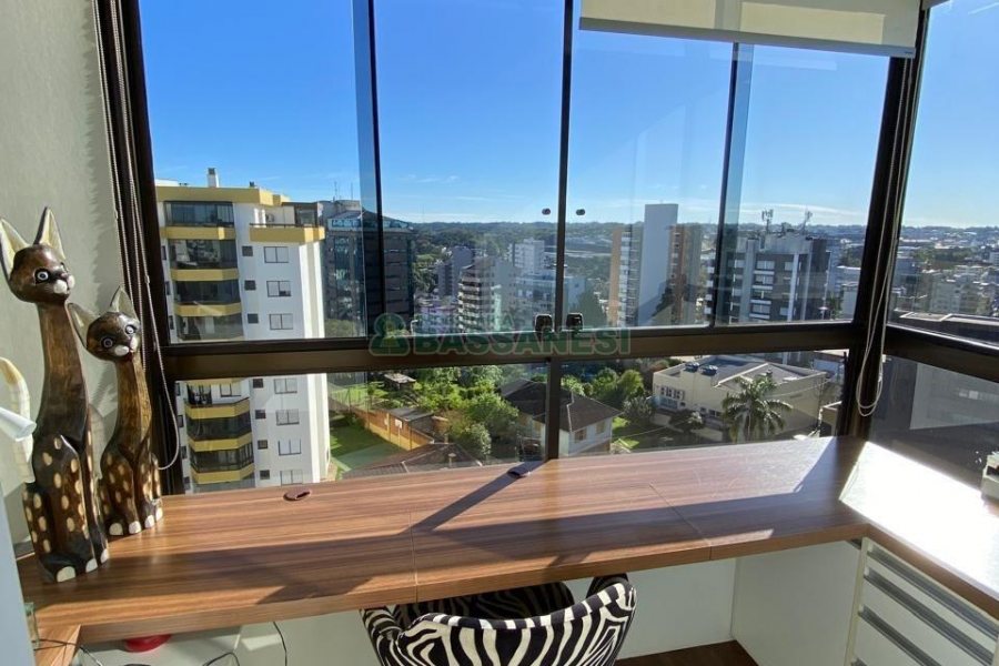 Apartamento com 107m², 2 dormitórios, 1 vaga, no bairro Madureira em Caxias do Sul para Comprar