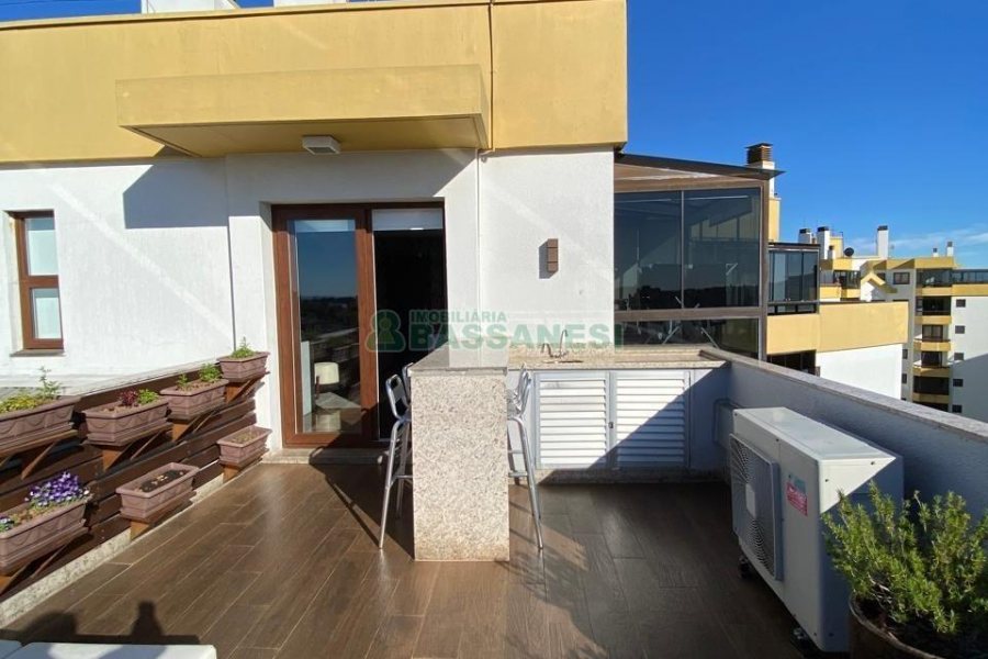 Apartamento com 107m², 2 dormitórios, 1 vaga, no bairro Madureira em Caxias do Sul para Comprar