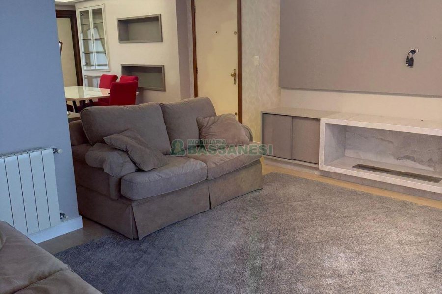 Apartamento com 122m², 3 dormitórios, 2 vagas, no bairro São Pelegrino em Caxias do Sul para Comprar