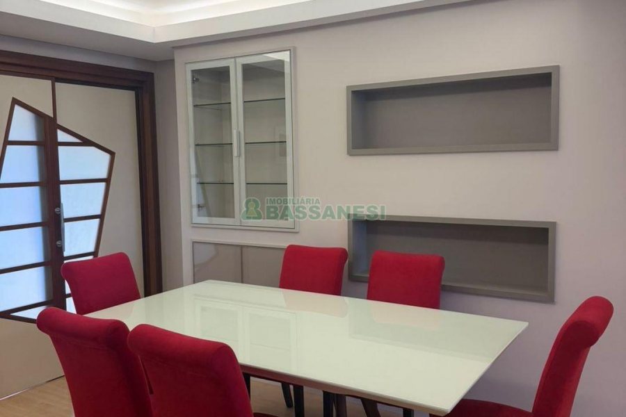 Apartamento com 122m², 3 dormitórios, 2 vagas, no bairro São Pelegrino em Caxias do Sul para Comprar