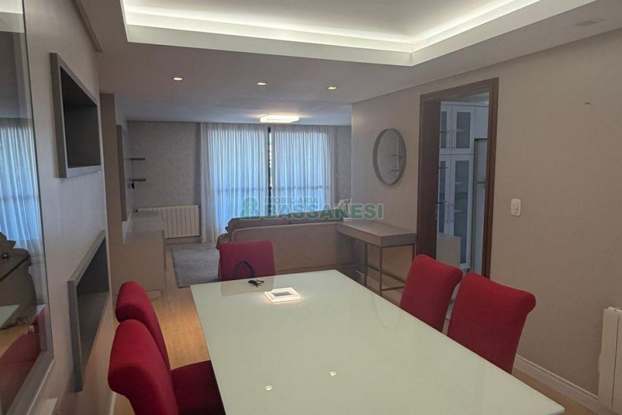 Apartamento com 122m², 3 dormitórios, 2 vagas, no bairro São Pelegrino em Caxias do Sul para Comprar