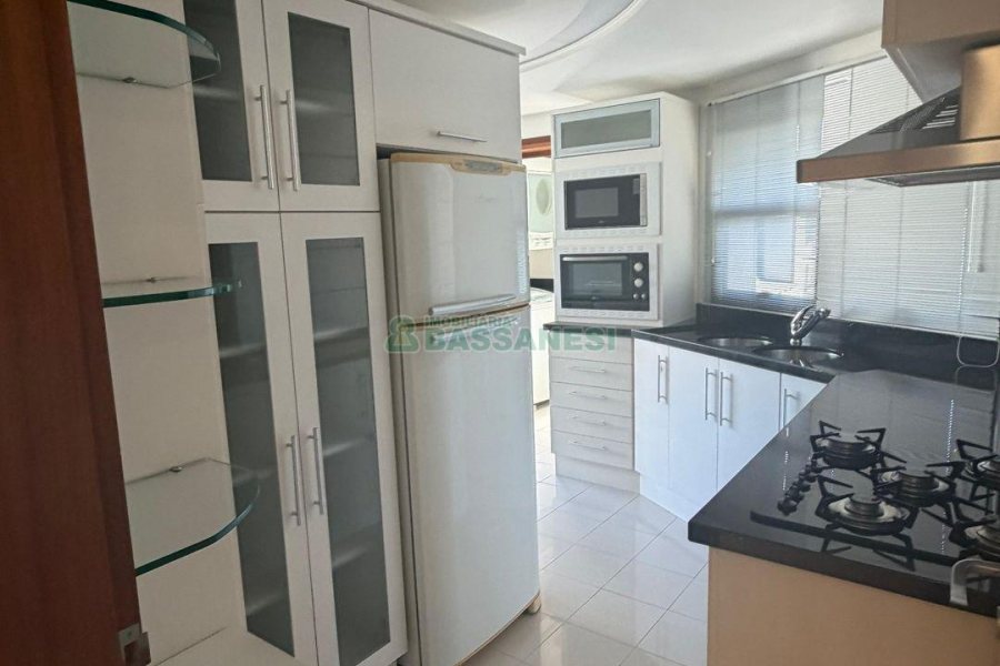Apartamento com 122m², 3 dormitórios, 2 vagas, no bairro São Pelegrino em Caxias do Sul para Comprar